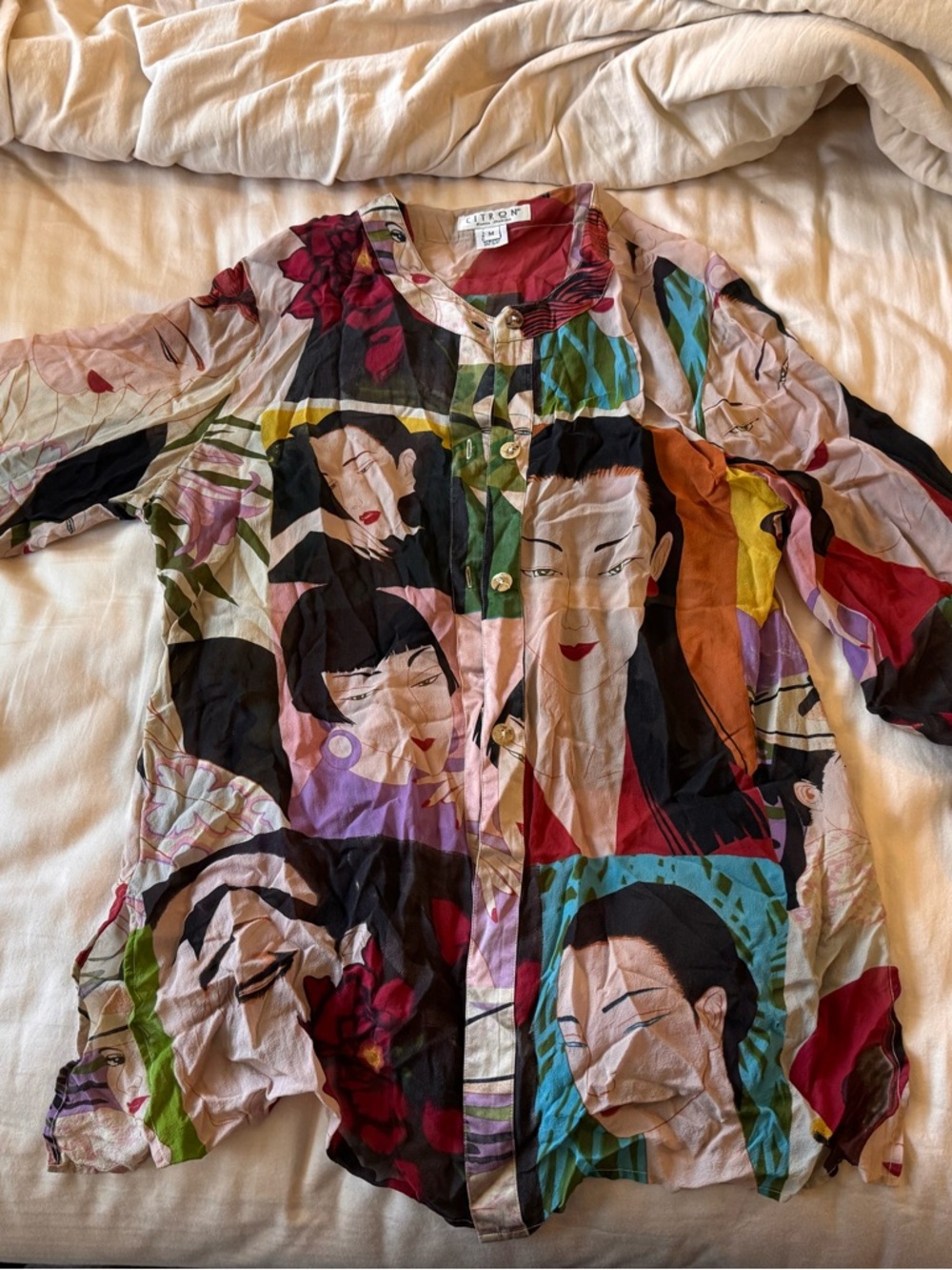 Citron Multicolor Portrait Print Blouse in Cream and Red